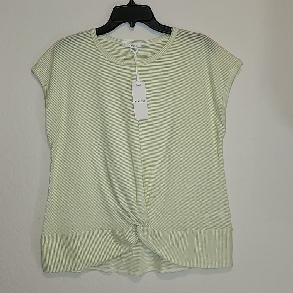 Short-sleeve Green & White Striped Pleione blouse w/front twist, sz med